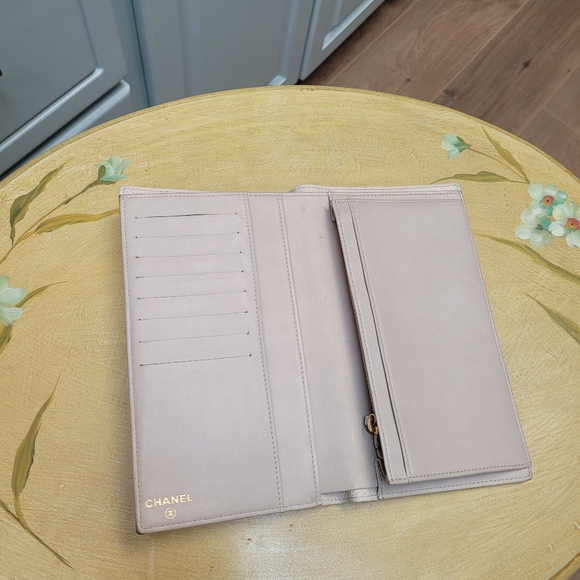 Chanel Wallet - Picture 4 of 4